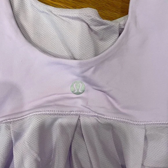 Lululemon tank size 8 - Picture 3 of 3